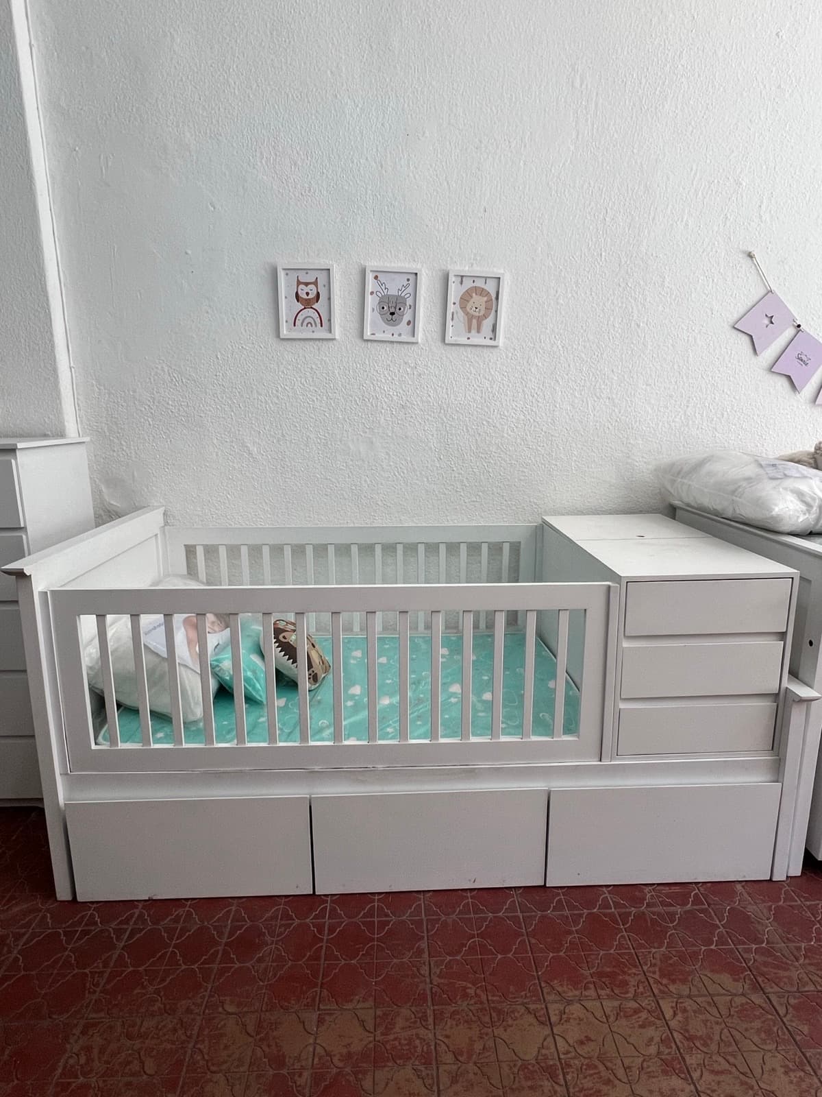 Cuna Vigo Funcional en showroom