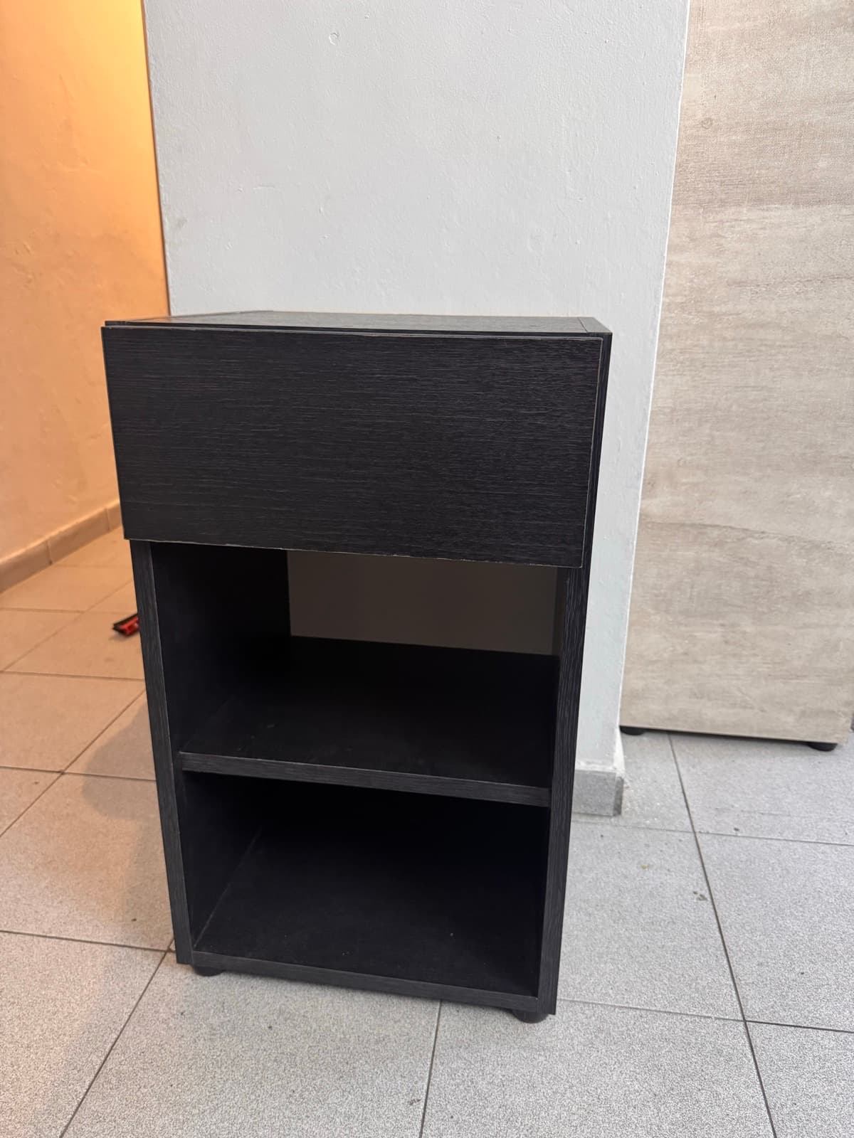Mesa de Luz Grecia showroom